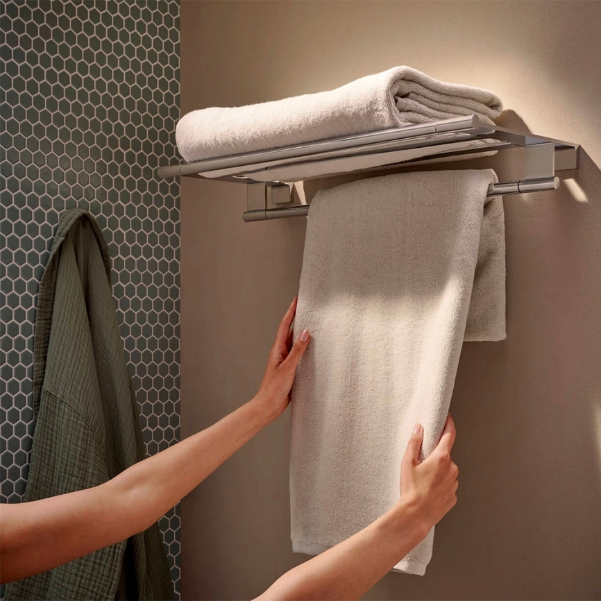 Полка для ванной Hansgrohe AddStoris S 41781000 с полотенцедержателем хром - фото 1