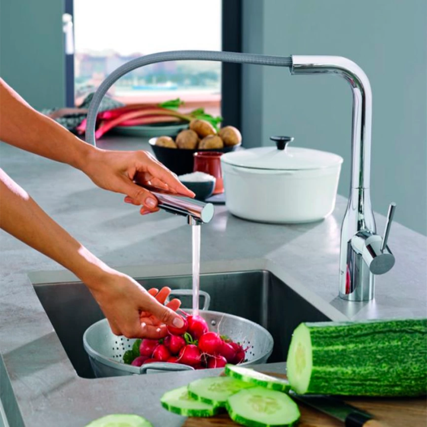 Смеситель для кухни Grohe Essence 30504000 с вытяжным изливом хром - фото 4