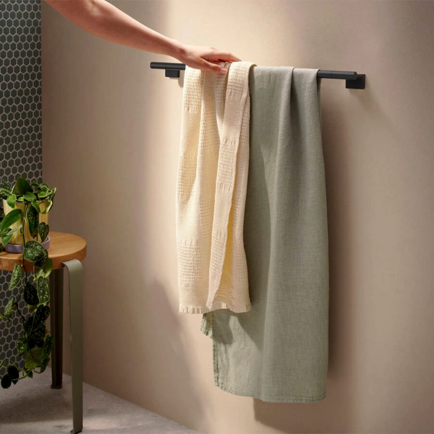 Полотенцедержатель Hansgrohe AddStoris S 41767670 черный - фото 1