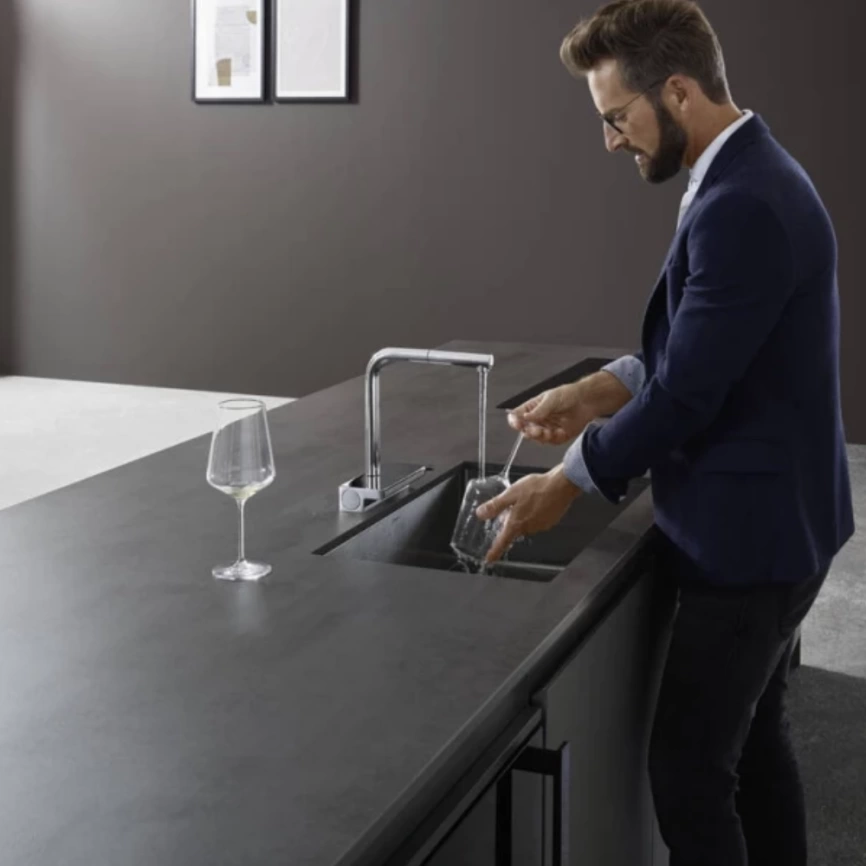 Смеситель для кухни Hansgrohe Aquno Select M81 73836800 с вытяжным душем - фото 1
