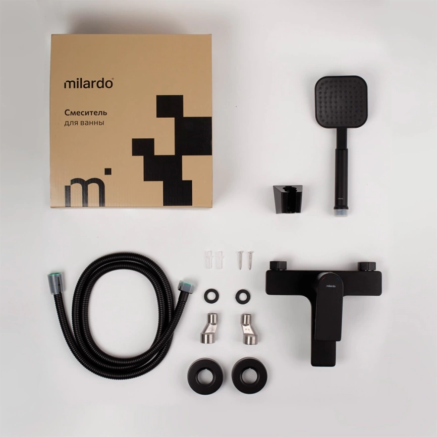 Смеситель для ванны Milardo Maze MAZBL00M02 черный с коротким изливом - фото 3