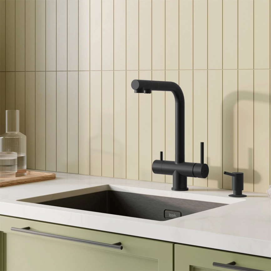Смеситель для кухни Iddis Umbra UMBBLPFi05 с выдвижным изливом и подключением к фильтру черный - фото 1